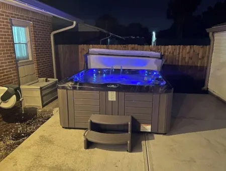 House on 7 acre lake. Newly Renovated 3 Bed 2 Bath Отели в г. Джонсон