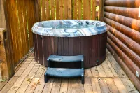 Hot Tub, Wifi, and Pool Table - Charming Affordable Cabin