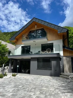 Pine Tree Holiday House - Mountain view