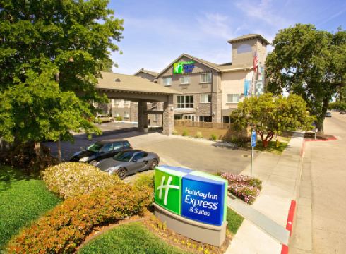 Holiday Inn Express & Suites PASO ROBLES by IHG