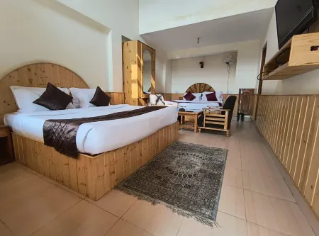 Hotel Purnima - A Riverside Hotel in Kasol Отели в г. Касоль