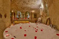 Serenus  Cave Suites