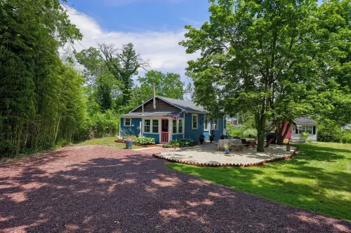 Waterfront cottage in historic Charlestown, Maryland
