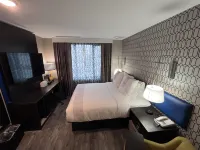 GLō Best Western Bronx NYC Các khách sạn gần The Big C Rock