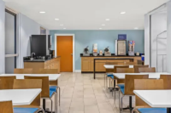 เดย์สอินน์ บายวินด์แฮม แชตทานูกา/แฮมิลตันเพลซ