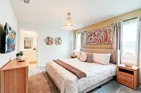 15807 Luxury 8 Bedroom Family Home With Game Room
