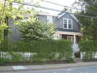 East Hampton Village Getaway - right off Main Street