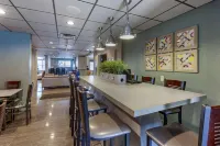 Best Western Plus Woodstock Inn  Suites Hotels in Ingersoll