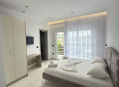 Maison Apartments