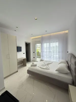 Maison Apartments