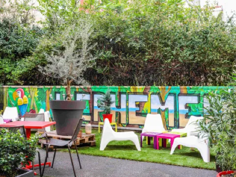 이비스 파리 포르트 드 클리시 센터 파리 법원 주변 호텔