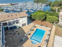 Odalys Du Port Residence Hotels in Hourtin