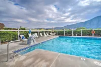 Manson Villa w/ Hot Tub ~ 1 Mi to Wineries! - Wifi