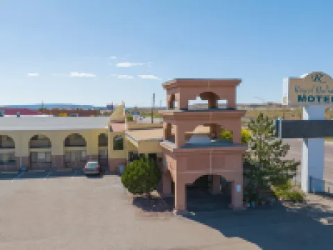 皇家假日汽車旅館由貝爾維拉蓋洛普I-40 蓋洛普酒店