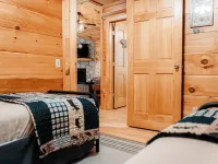 Take in Nature @ Whispering Woods, Secluded and Stylish Hotels in Piper Gap