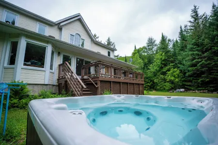 Gîte Crystal Inn Отели рядом с достопримечательностью «Ski de fond Mont-Tremblant»