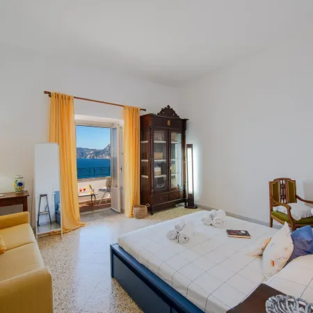 Casa Nostra - It Speaks of Love Family and the sea