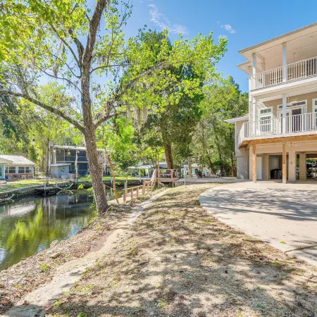 Decks, Docks and Kayaks Waterfront Homosassa Gem