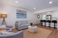 The Nest in OS-Steps to Downtown, Minutes to the Beach + Golf Cart Available