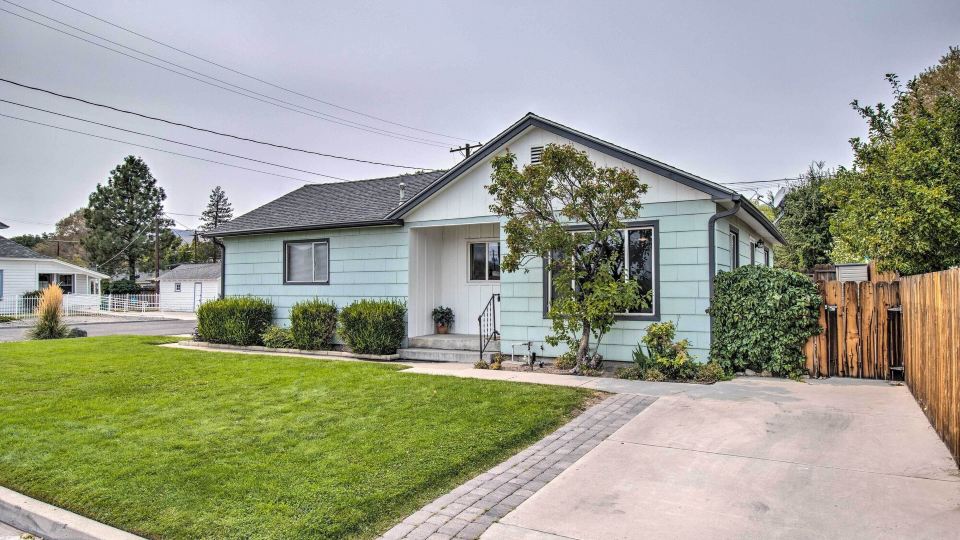 Ski, Hike & Unwind: Cozy Carson City Duplex!