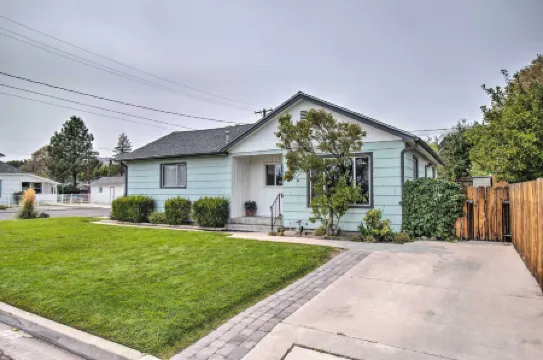 Ski, Hike & Unwind: Cozy Carson City Duplex!