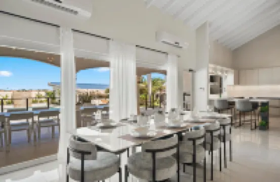 Massive Oceanfront Villa - Spa - Sauna - Gameroom - Malmok!