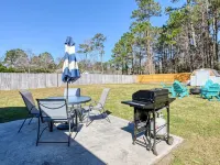 Surf City Off Island Retreat! 2.5 mi to beach - Flexible booking days! Hotels in Pender County
