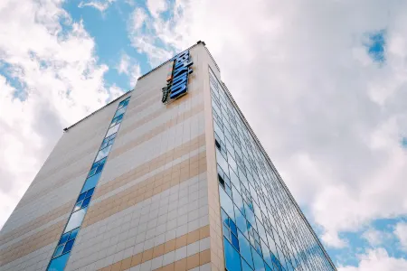 Park Inn by Radisson Novokuznetsk (Парк Инн Рэдиссон Новокузнецк) Отели рядом с достопримечательностью «Выставочный зал»