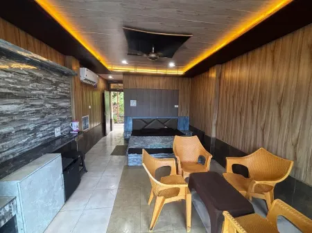 Tomar Paradise Resort Отели в г. Мадайя Кхерд