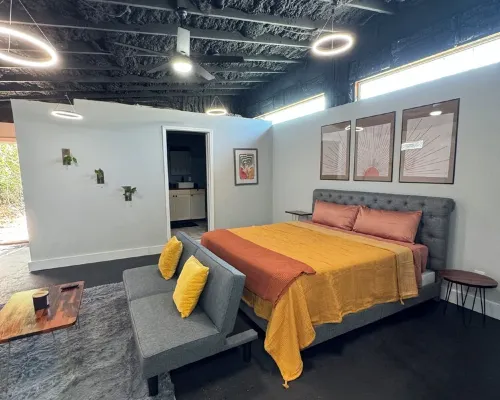 Central Pensacola Studio, Groovy & Spacious Hotels in Ensley