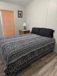 Cozy 3-Bedroom Mobile Home in the Spring Creek Area Just North of Pierre. Hotels in Hughes County