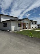 Spacious 6 bedroom home with theater room and gym just minutes from Yakima!