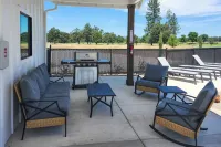 Eagle Point Golf Retreat Pool Access and Patio! Hotels in Eagle Point