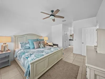 Blue Water Paradise #3Lovely 3-bedroom 2bath Condo  호텔