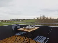 Appartement T2 Calme et Lumineux Avec Balcon à 10mn de la Citadelle de Blaye Hotels in Blaye-et-Sainte-Luce