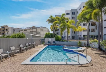 On the River Apartments Отели рядом с достопримечательностью «Маручйдор Бич»