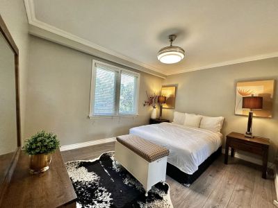 Four-seasons Serenity In The Heart of Oakville Close to Lake Ontario