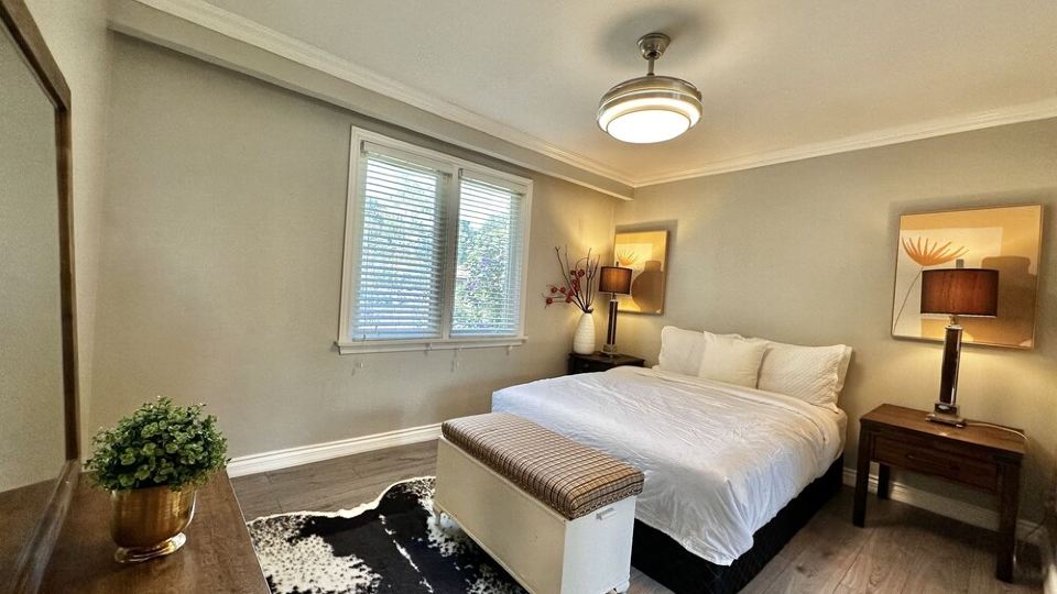 Four-seasons Serenity In The Heart of Oakville Close to Lake Ontario