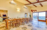 Cozy farmhouse with panoramic pool in Maremma for families and groups Hotels in Campagnatico
