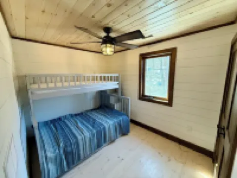 Luxury Muskoka River Log Cabin