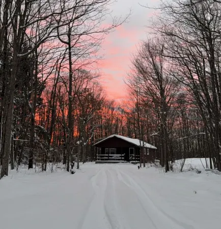 Mountain-Top Cabin: A Secluded Escape in the Heart of the Laurel Highlands
