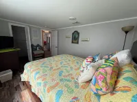 Beachside, convenient, Coastal Decor Surf City Apartment, family friendly!!