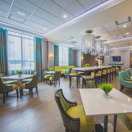 Hampton Inn & Suites by Hilton Bolton