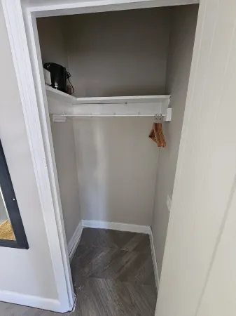 Cosy Bright Luxury Modern 3 Bedroom House near Chatham Station Отели рядом с достопримечательностью «The Dockyard Railway»