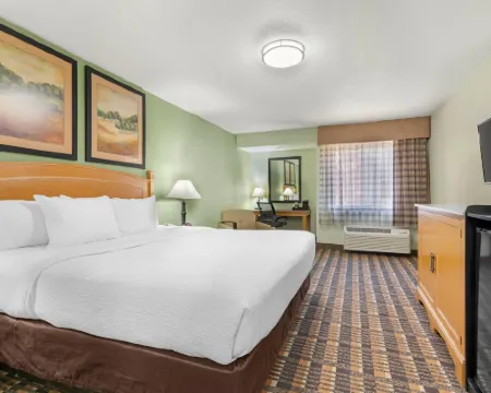 Quality Inn & Suites Plano East - Richardson Hotels in Plano