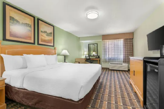 Quality Inn & Suites Plano East - Richardson