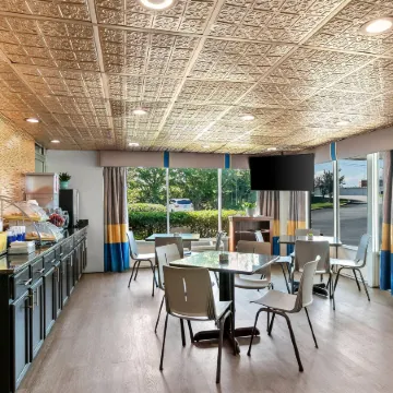 Days Inn by Wyndham Seneca / Clemson Area