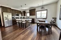 River Bluff Getaway – Main   1BR/1BA Modern Unit Near Mississippi River