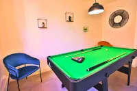 L'AVENTURE - Arcade kiosk - Billiards - Retrogaming - Netflix - Chateaucreux train station