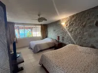 Resting villa overlooking Acapulco Bay